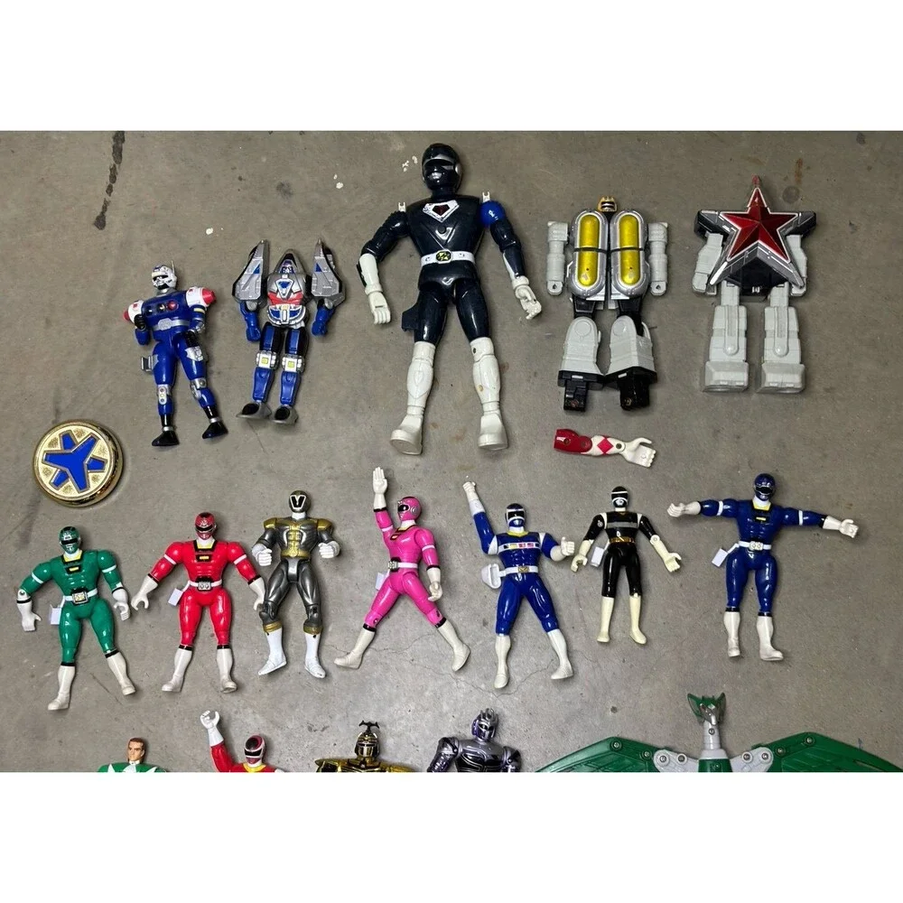 Lot Of 20 Assorted Power Ranger Figures Vintage and Modern